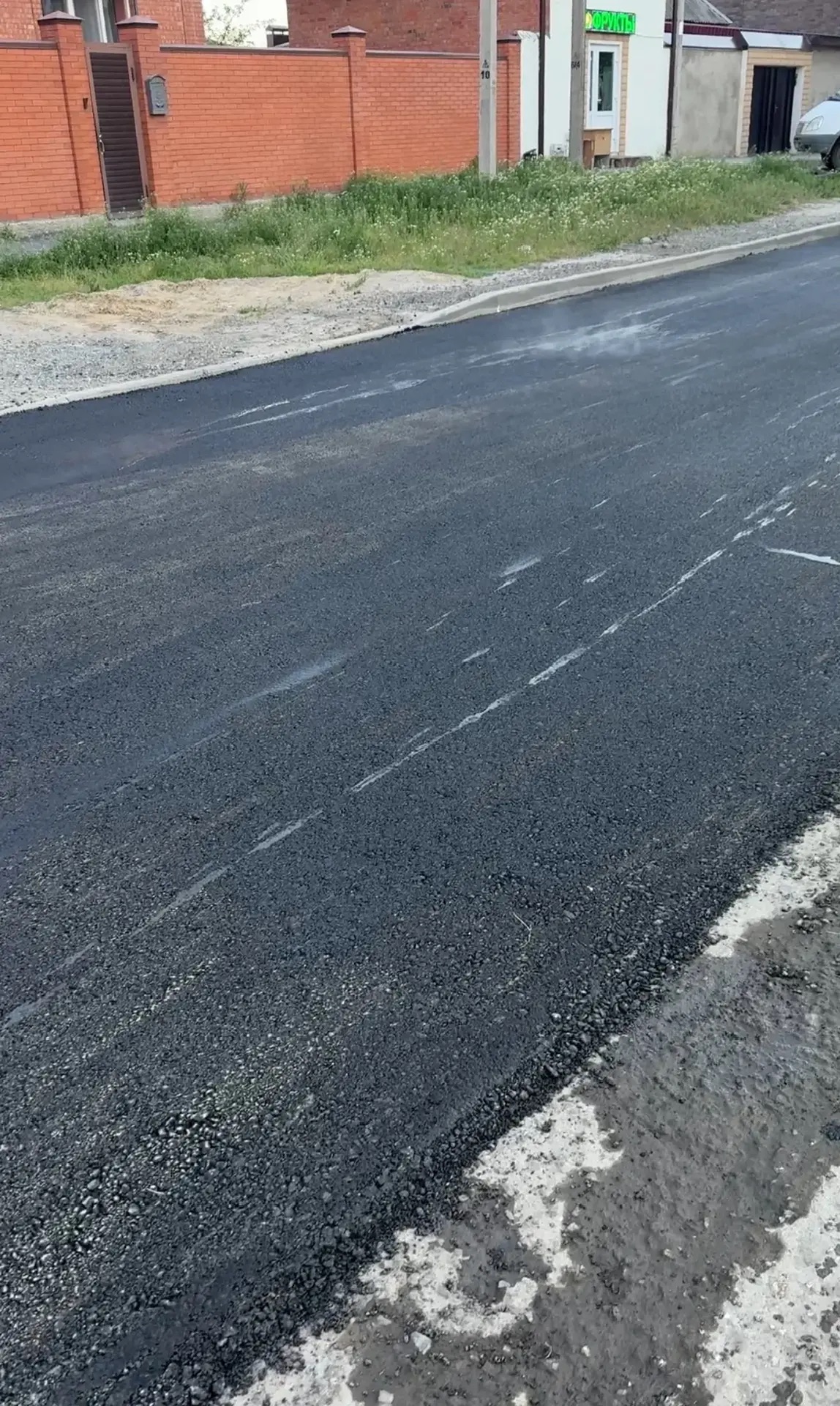 В Батайске продолжается ремонт дорог