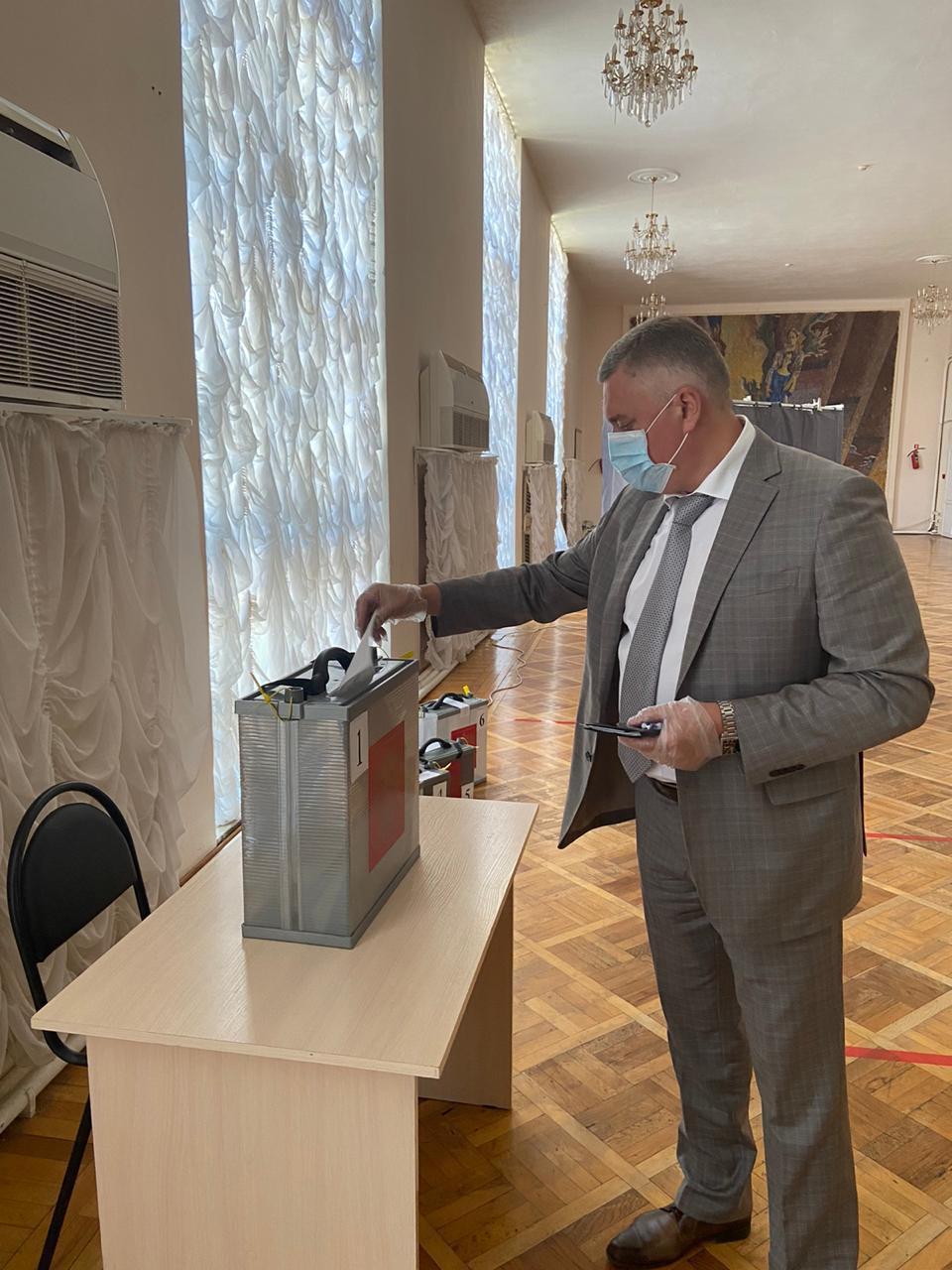 Геннадий Павлятенко принял участие в голосовании по поправкам в Конституцию РФ