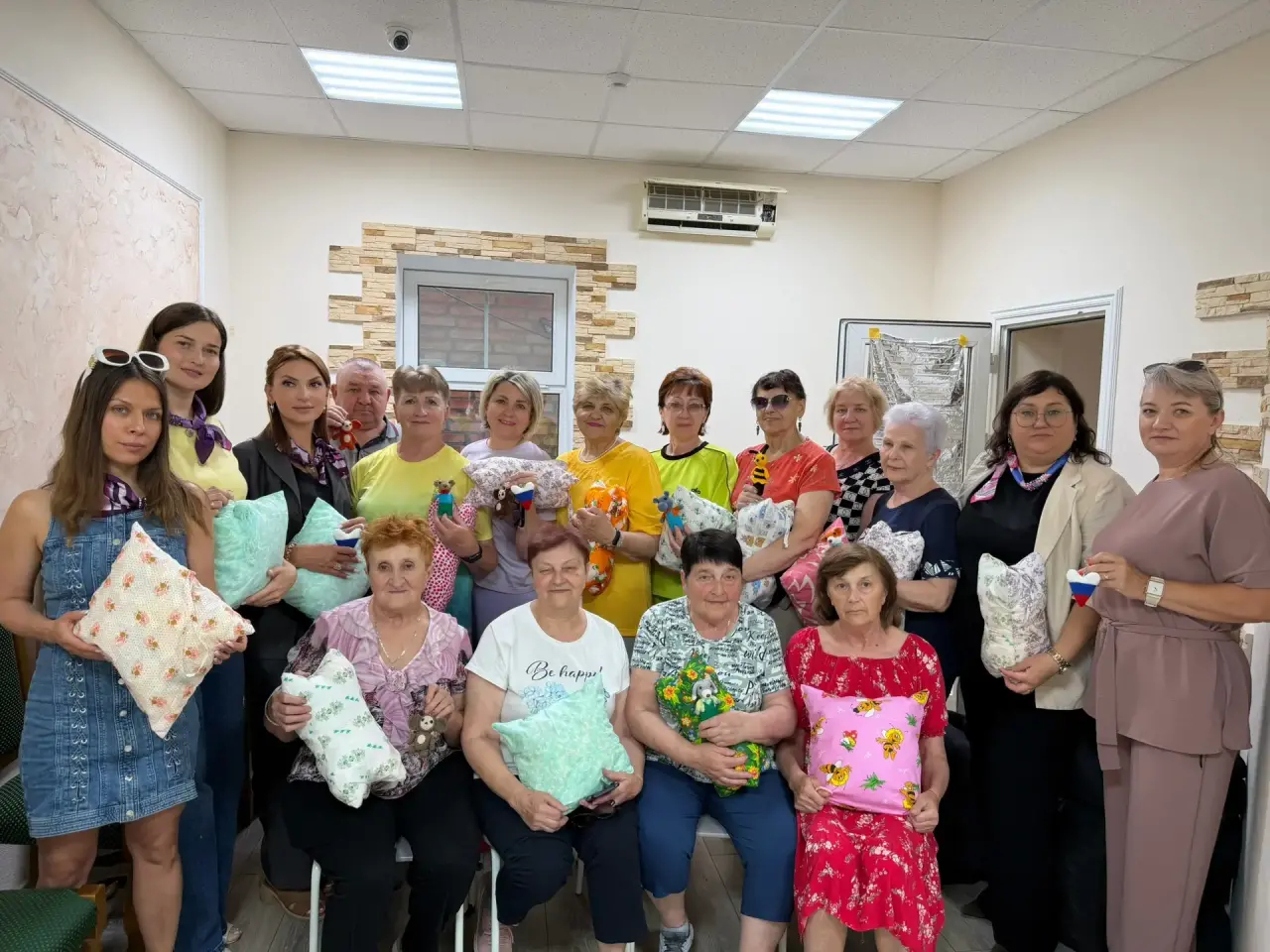 В Батайске продолжают помогать нашим бойцам