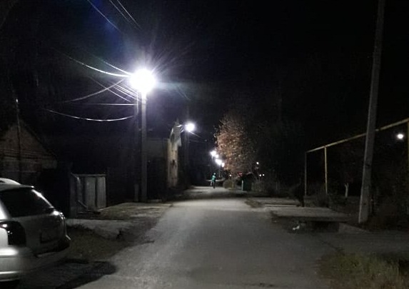 В Батайске продолжаются работы по отладке новой системы уличного освещения