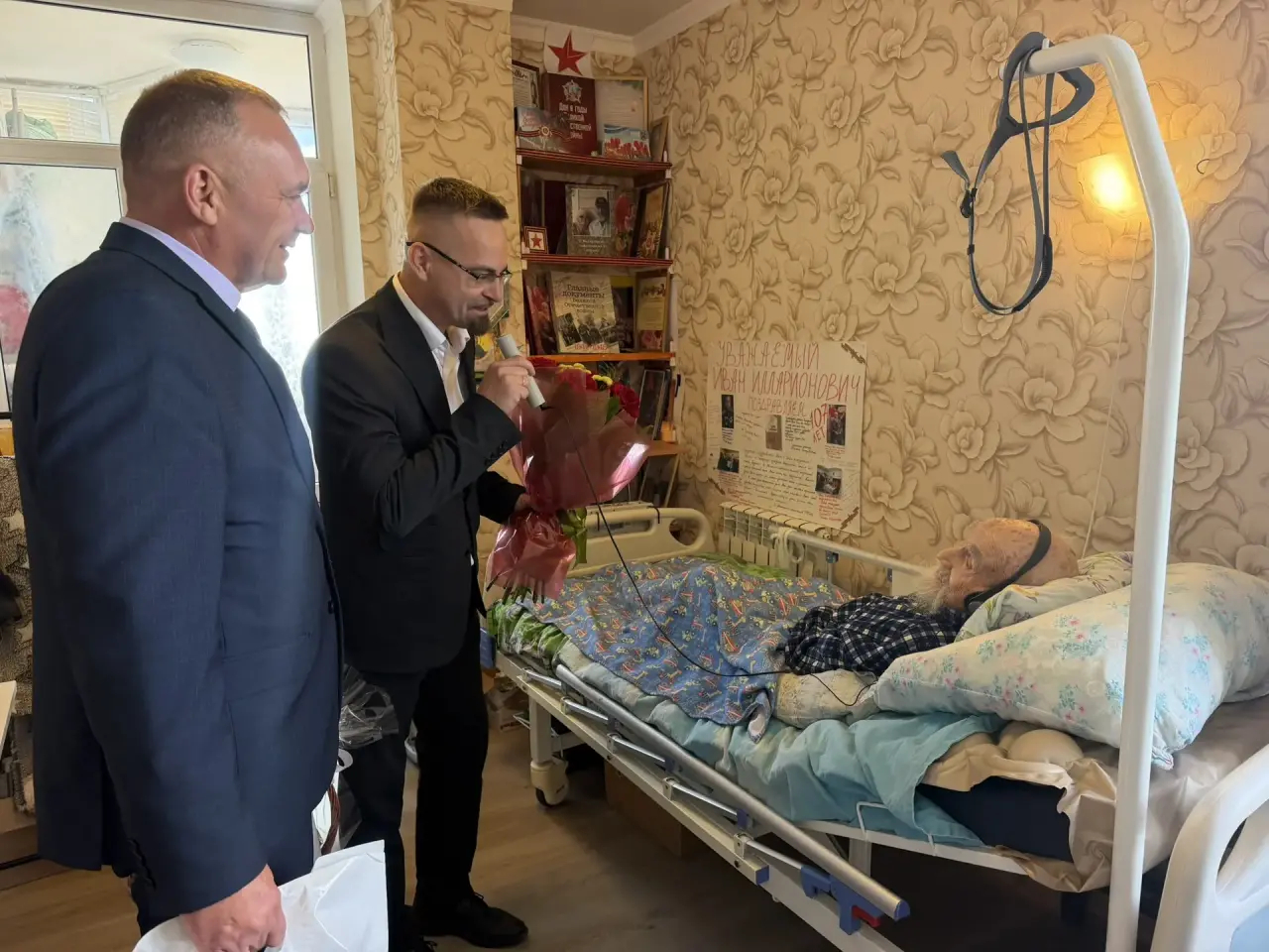  В Батайске поздравили 107-летнего ветерана Ивана Дерябина