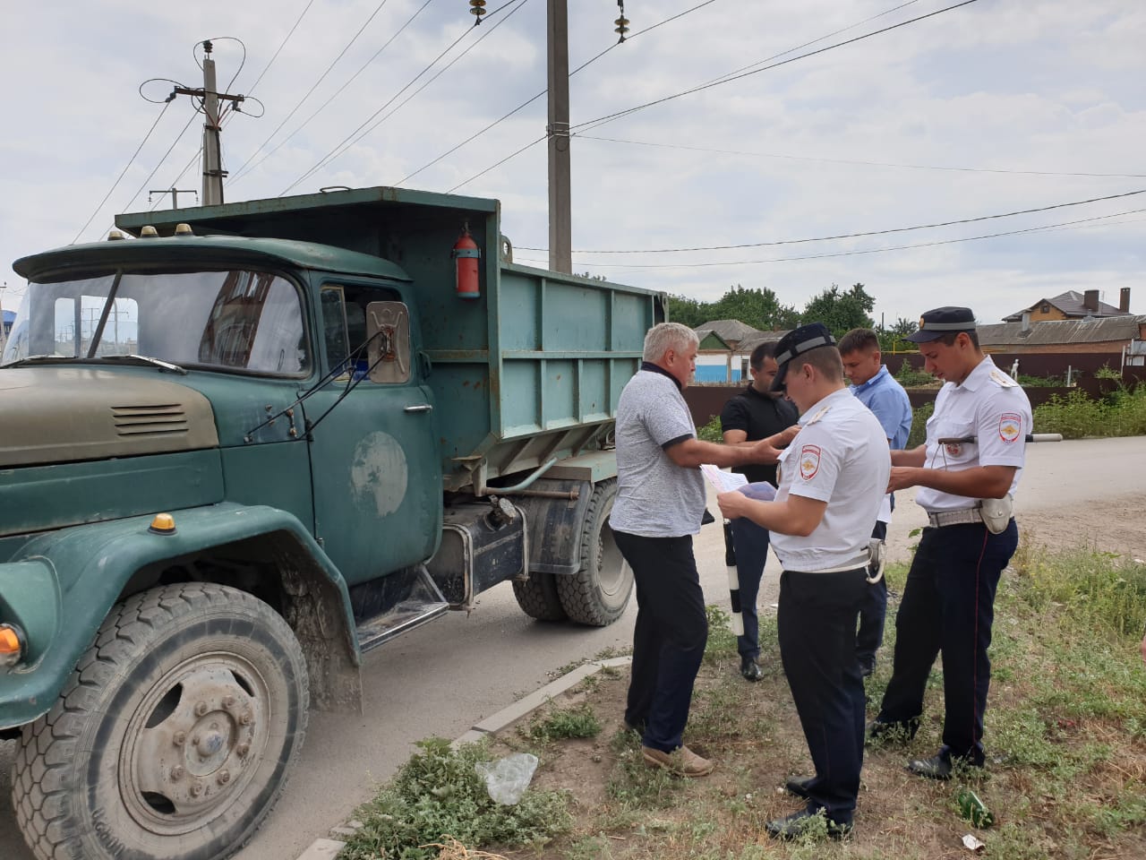 В Батайске провели рейд по пресечению незаконного ввоза в город мусора