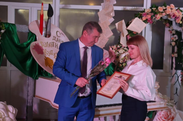 Роман Волошин поздравил работников культуры города Батайска с профессиональным праздником