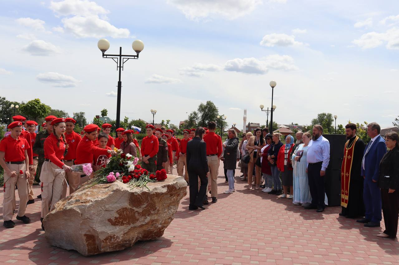 В Батайске почтили память погибших в ходе Великой Отечественной войны и специальной военной операции