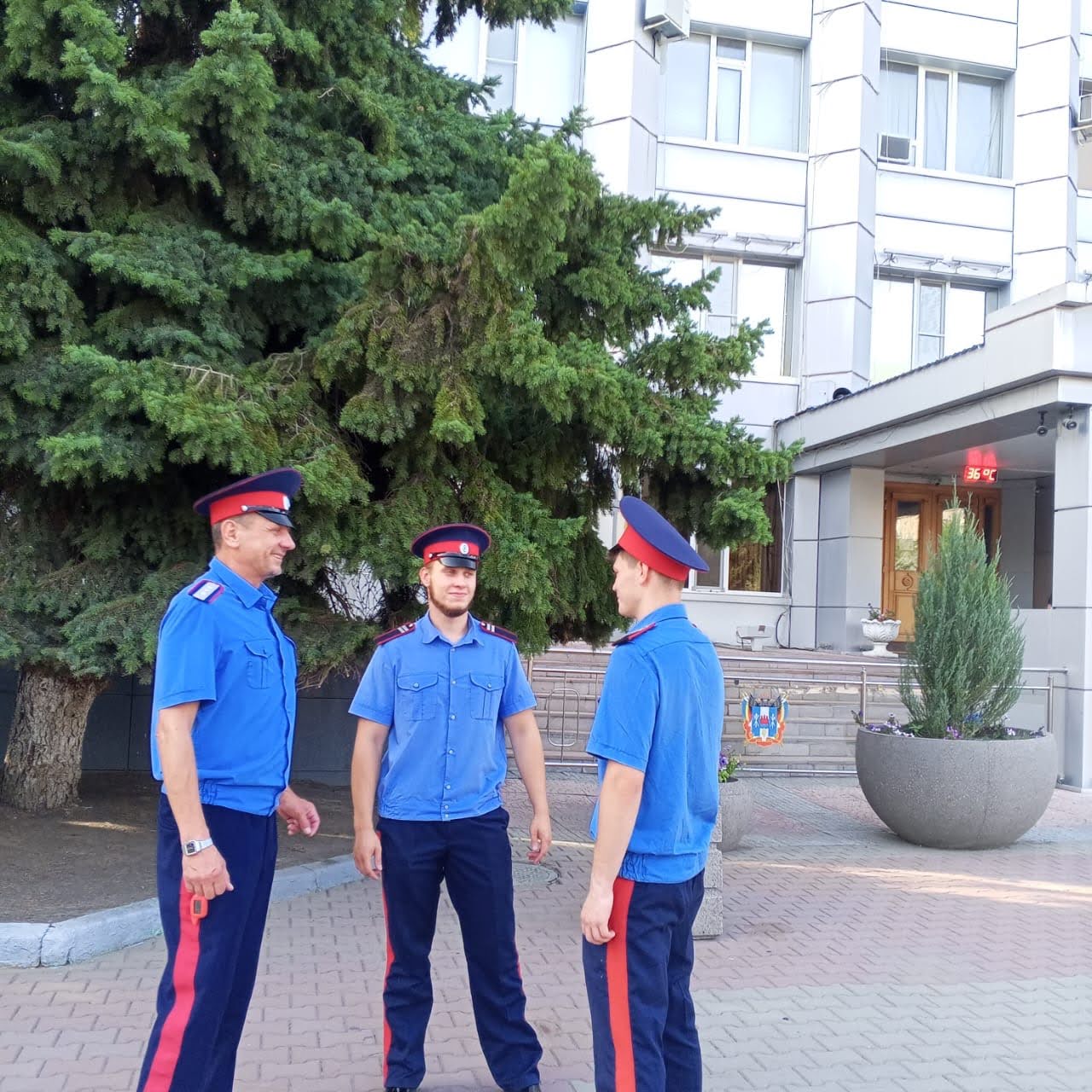 Казаки патрулируют улицы Батайска ежедневно