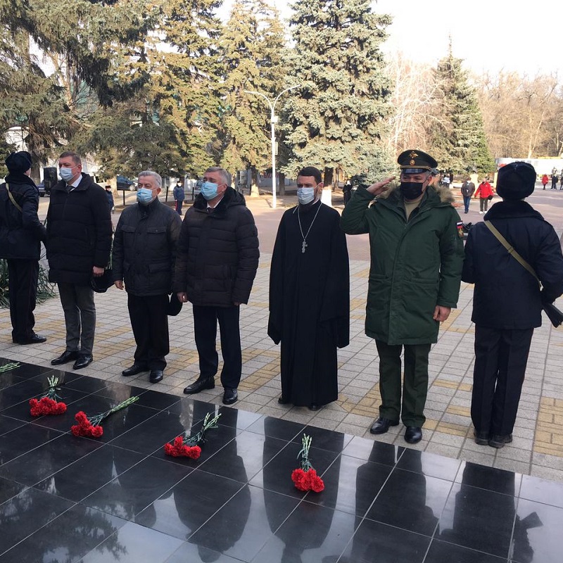 В Батайске почтили память героев-освободителей