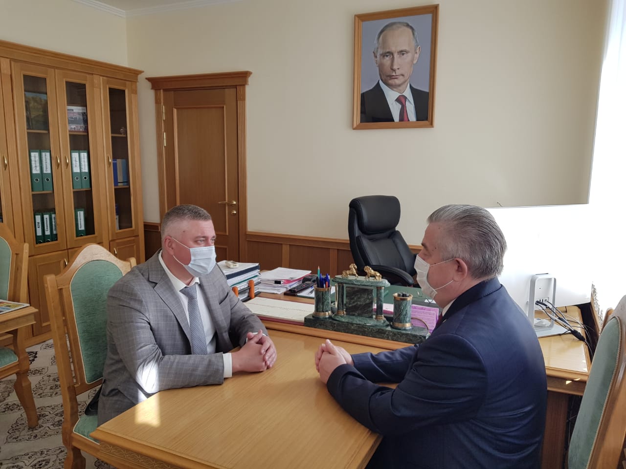 Геннадий Павлятенко провел рабочую встречу с Виктором Водолацким