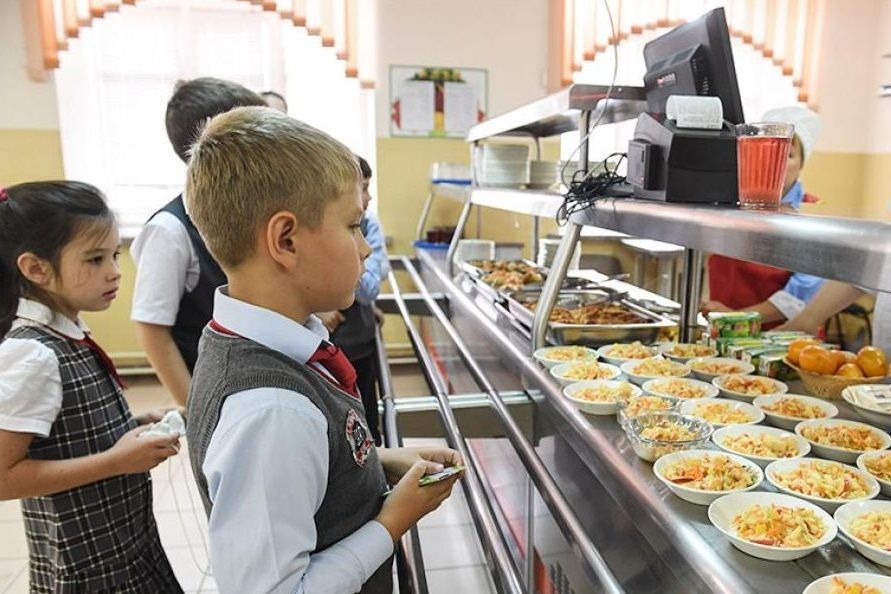 100% младших школьников Ростовской области будут обеспечены бесплатным горячим питанием