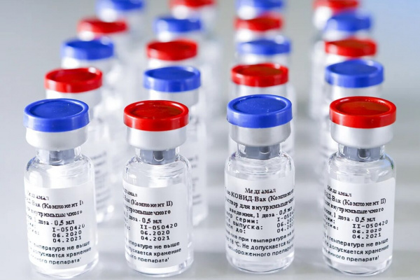 В Батайске продолжается массовая вакцинация и ревакцинация населения против новой коронавирусной инфекции (COVID-19)