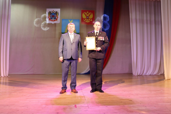 Роман Волошин поздравил сотрудников и ветеранов органов внутренних дел с профессиональным праздником