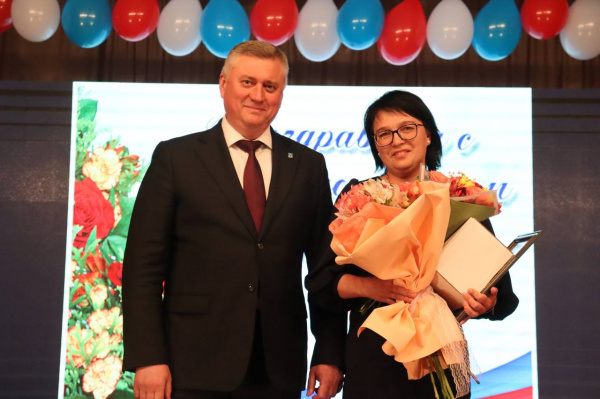 Геннадий Павлятенко поздравил работников органов местного самоуправления