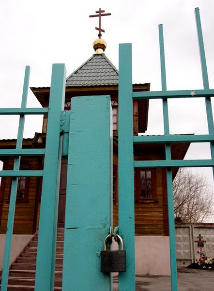 С сегодняшнего дня в Батайске временно запрещено посещать кладбища