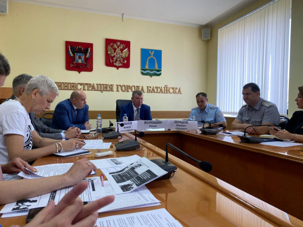 Роман Волошин провел заседание антинаркотической комиссии города Батайска