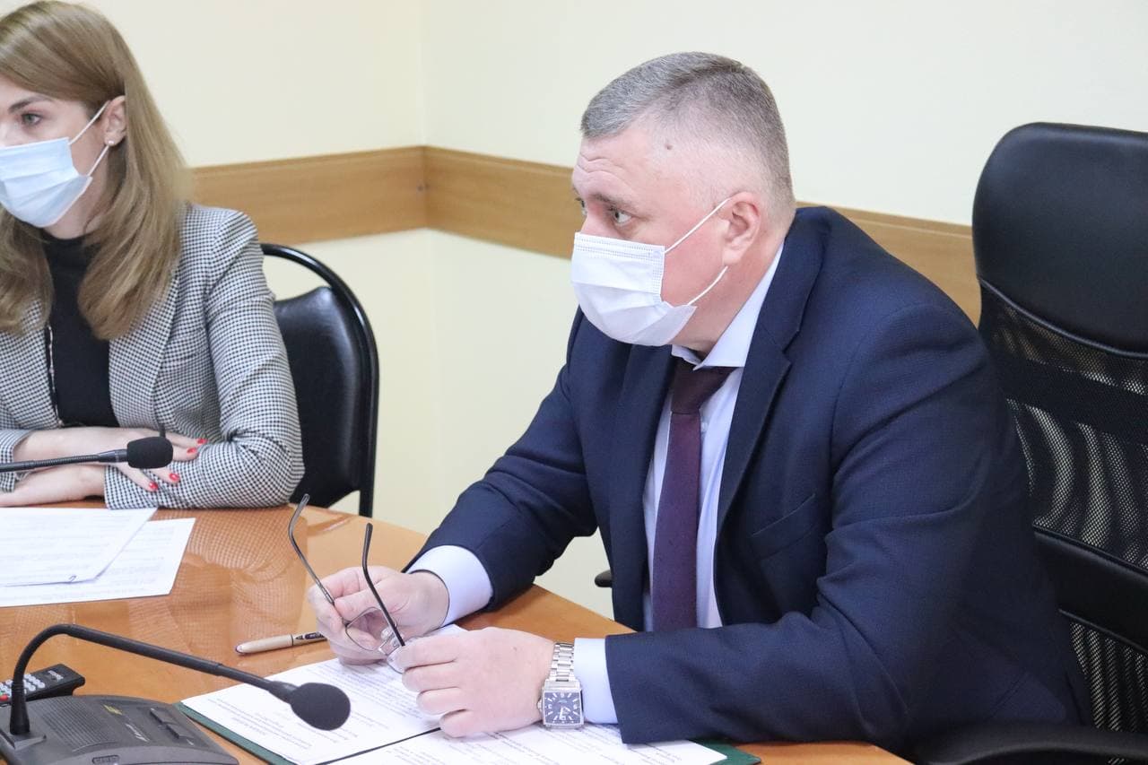 Геннадий Павлятенко провёл рабочую встречу с руководителями жизнеобеспечивающих организаций города Батайска по социально-экономическим вопросам