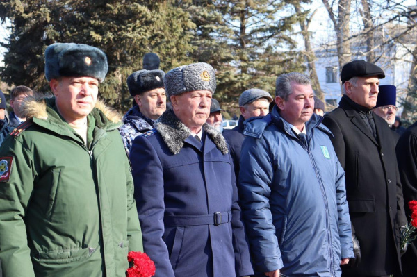 В Батайске почтили память защитников Отечества