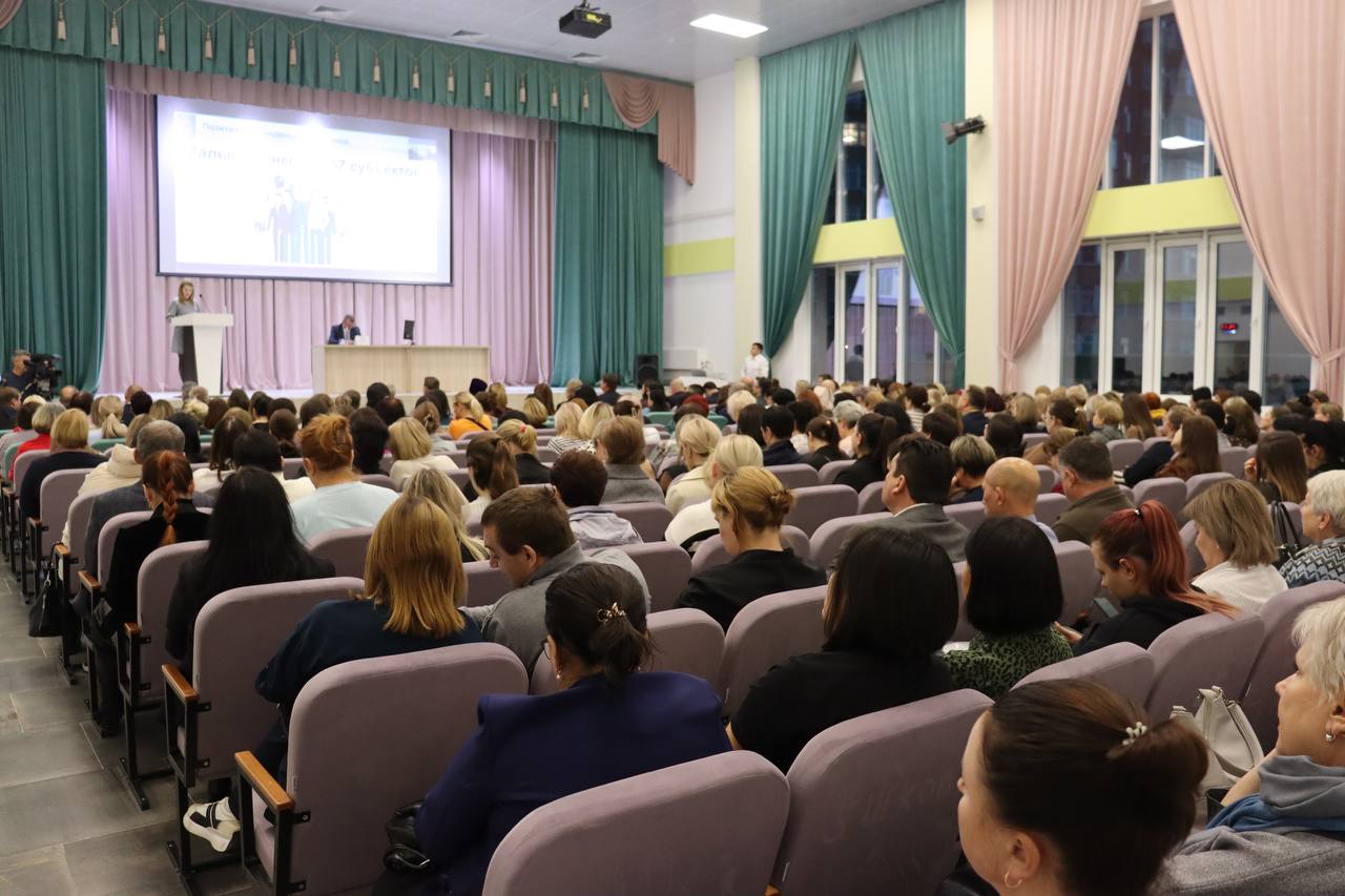 Роман Волошин провёл отчёт о деятельности Администрации города Батайска за 2023 год