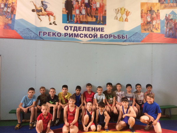 В спортивном зале «Олимпия» состоялось Первенство города Батайска по греко-римской борьбе среди юношей – 2010-2011 года рождения.