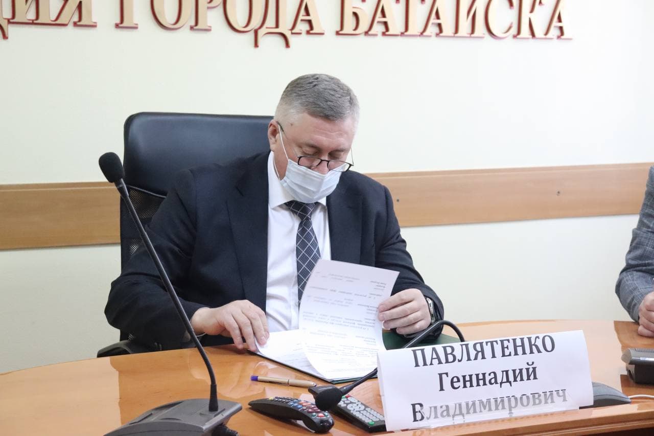 Геннадий Павлятенко провёл очередное заседание оперативного штаба по обеспечению социальной стабильности и устойчивого развития экономики города Батайска