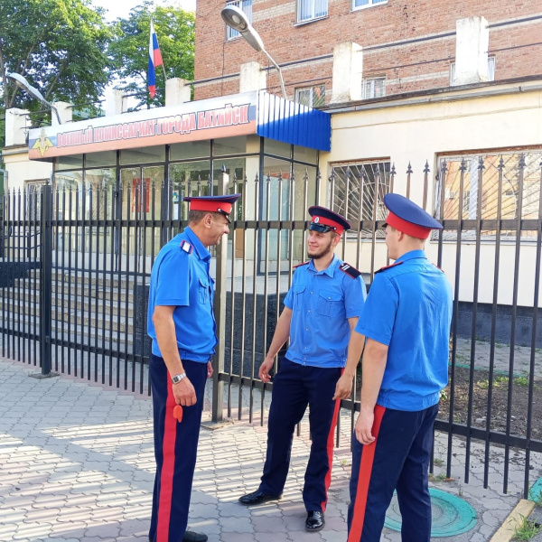 Казаки патрулируют улицы Батайска ежедневно