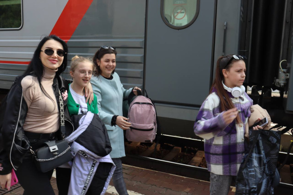 Батайчане приняли участие в экскурсионно-патриотической поездке на ретропоезде в Волгоград