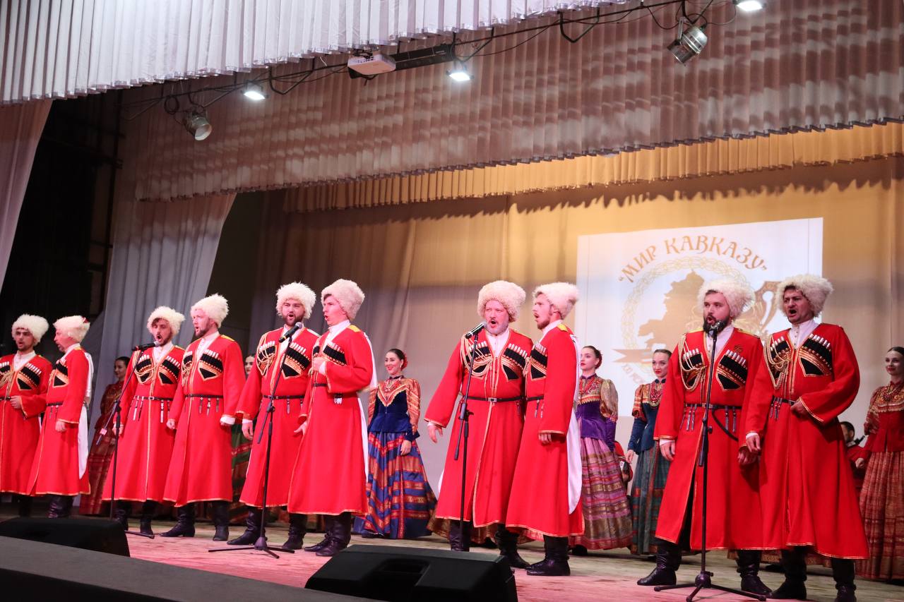 В Батайске состоялся XXI Международный фестиваль искусств «Мир Кавказу»