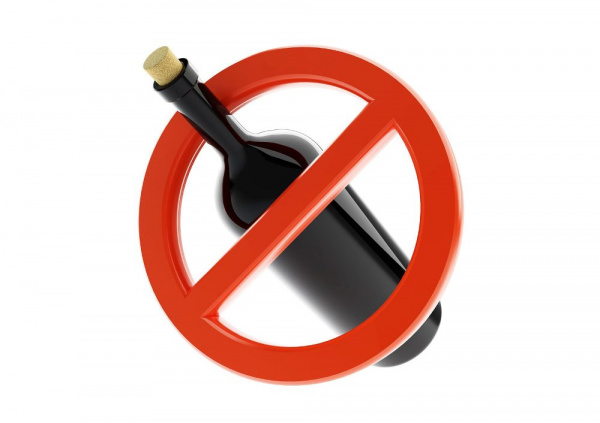 Батайчан предупреждают и предостерегают от покупки алкоголя в неустановленных для его реализации местах